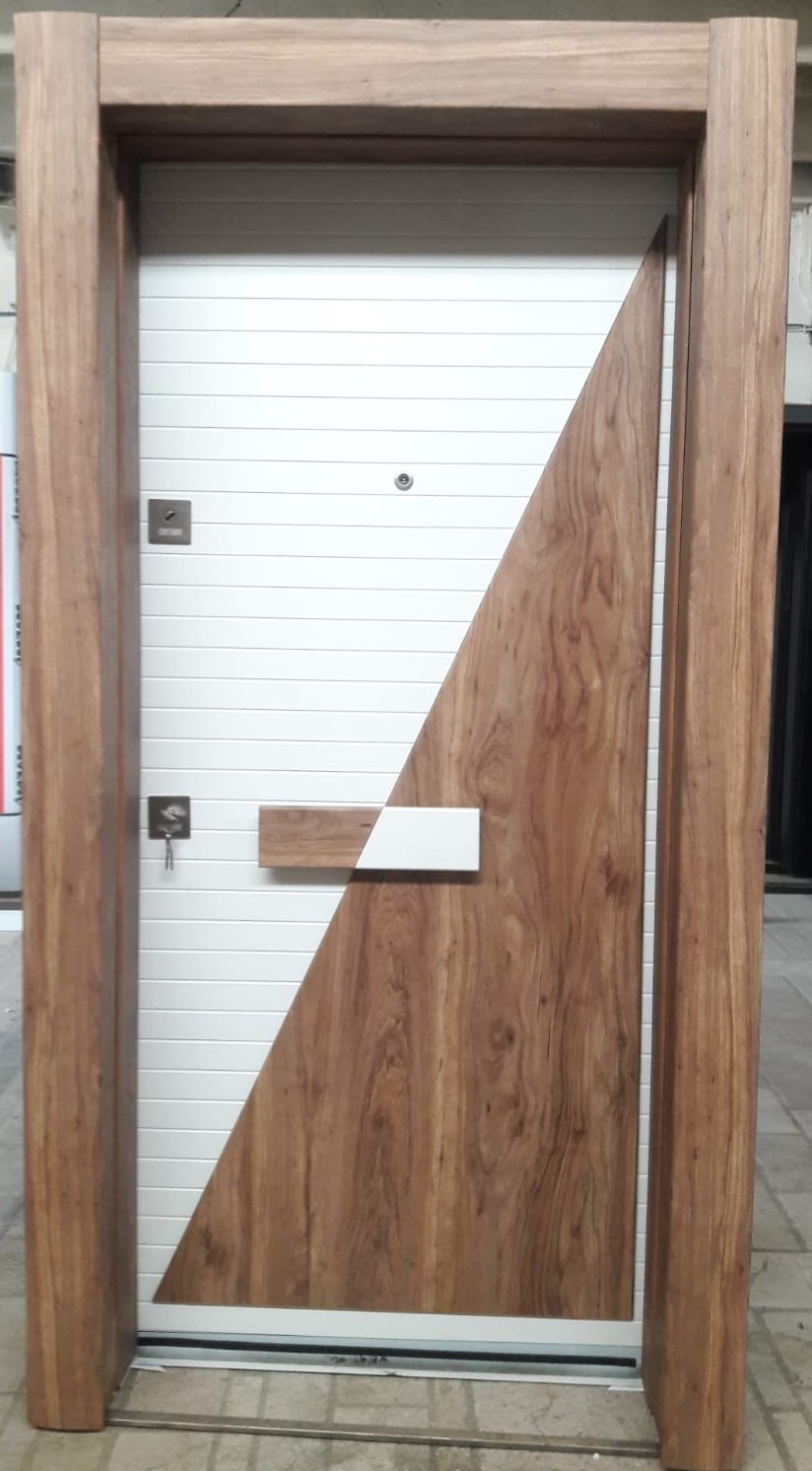 Beyaz Çelik Kapılar